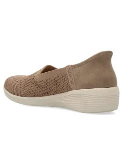 Discount SKECHERS Deportiva casual Slip-ins: Arya - Sweet Voice